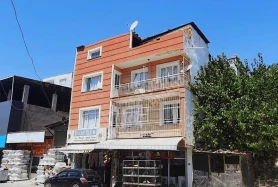 KARABAĞLAR C.CEŞME cd. UZERİNDE SATILIK  2 dükkan 2 daire 