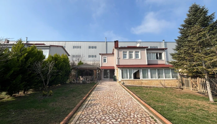 WhatsApp Image 2025-02-02 at 17.39.51 (1).jpg