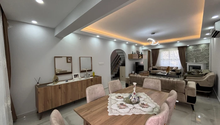 WhatsApp Image 2025-02-02 at 17.39.52 (1).jpg