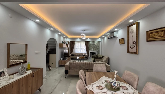 WhatsApp Image 2025-02-02 at 17.39.52 (2).jpg