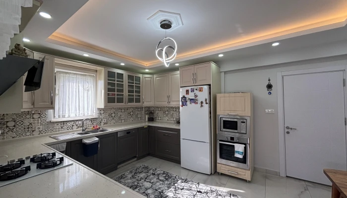 WhatsApp Image 2025-02-02 at 17.39.53 (1).jpg