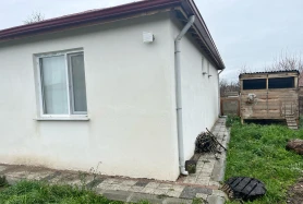 Kırklareli Ürünlü Köyü Satılık Müstakil Ev ve Arsası