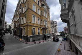 Beyoğlu Galata Kulesi Tatar Bey Sokak Satılık 2+1 Daire