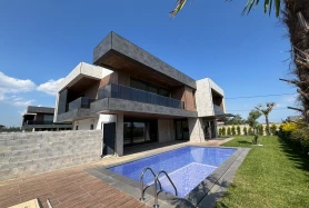 İLALDİ VİLLALARINDA SATILIK BÜYÜK BAHÇELİ ÖZEL TASARIM 6+2 VİLLA