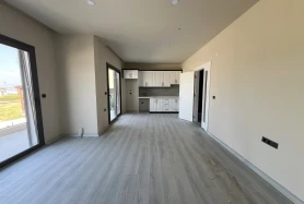 Menemen Seyrek Villakentte Müstakil Havuzlu Önü Açık 4+2 Villa