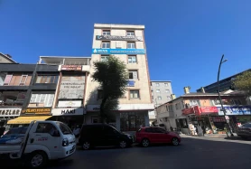 SEFAKÖY HALKALI CADDESİ ÜZERİ KİRALIK 220M2 OFİS İŞYERİ