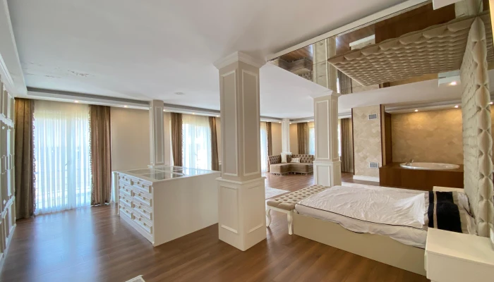 WhatsApp Image 2025-07-17 at 16.14.13 (1).jpg