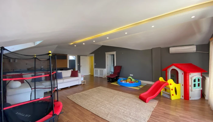 WhatsApp Image 2025-07-17 at 16.14.03 (2).jpg