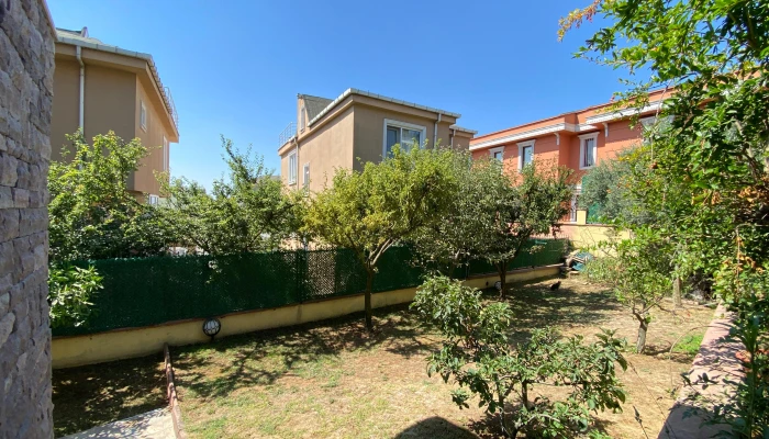 WhatsApp Image 2025-07-17 at 16.09.33 (1).jpg