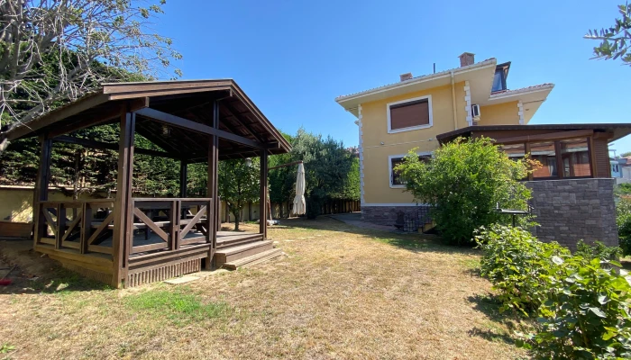 WhatsApp Image 2025-07-17 at 16.09.34 (1).jpg