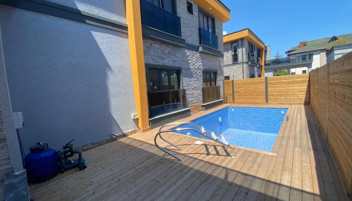 WhatsApp Image 2025-08-21 at 12.31.21 (1).jpg