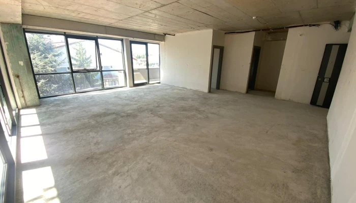 WhatsApp Image 2025-08-22 at 14.10.15 (1).jpg