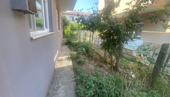 WhatsApp Image 2025-08-22 at 14.37.07 (1).jpg