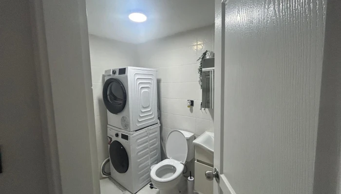 WhatsApp Image 2025-08-26 at 15.18.01 (1).jpg