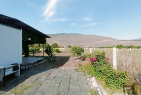 İzmir Helvacı'da Satılık Hazır Konteynerlı Bakımlı Tarla