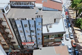 İzmit Çarşı Fethiye Caddesinde Kiralık 750 m2 Komple Bina