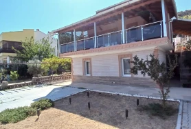 CANDARLI EYKO SITESININ EN GUZEL YERINDE DENIZ MANZARALI YAZLIK