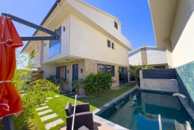 İZMİR URLA KALABAK 5+1 DENİZ MANZARALI SATILIK HAVUZLU VİLLA