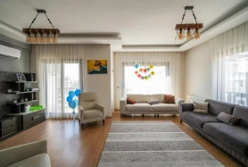 Çiğli Ataşehir bölgesi yanında, teraslı geniş dubleks daire.