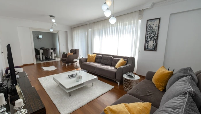 WhatsApp Image 2025-09-15 at 12.32.35.jpg