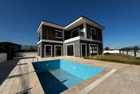 DÖŞEMEALTI ALTINKALE'DE 647m² ARSA İÇİNDE MÜSTAKİL HAVUZLU VİLLA