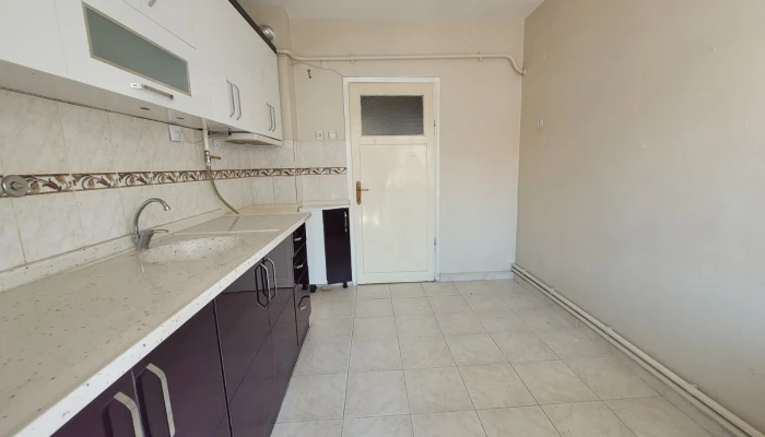 WhatsApp Image 2025-11-10 at 12.12.05 (2).jpg