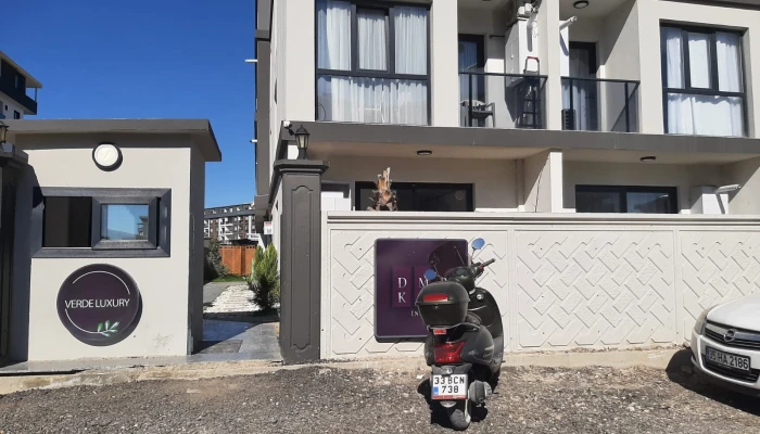 WhatsApp Image 2025-11-03 at 14.14.44 (1).jpg