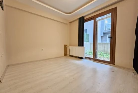 KAMPÜS & CADDE YAKINI DOĞALGAZLI BAHÇELİ SATILIK 1+1