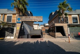 GAZİEMİR KAHVERENGİ SİTESİNDE SÜPER LÜKS 4+1 TRİPLEX VİLLA