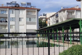 Edremit Akçay Altınkum'da Havuzlu Sitede Satılık 3+1 Daire