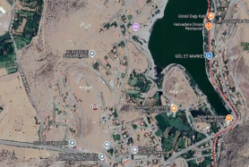 Helvadere'de Göl Manzaralı Satılık Köşe Parsel Arsa 464m²