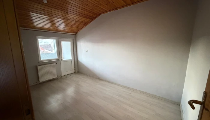 WhatsApp Image 2025-12-22 at 15.18.08-16.jpg