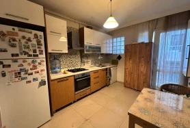 Karşıyaka Aksoy Mahallesi Satılık Ara Kat Daire