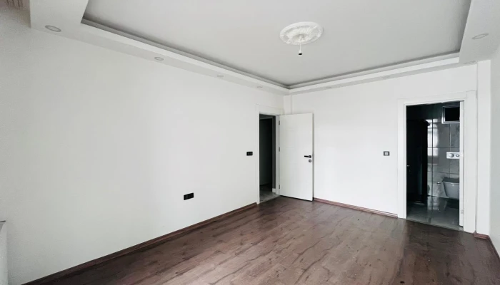 WhatsApp Image 2026-04-08 at 13.16.30.jpg