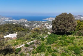BODRUM YALIKAVAK' TA DENİZ MANZARALI PRESTİJLİ KONUMDA ARAZİ