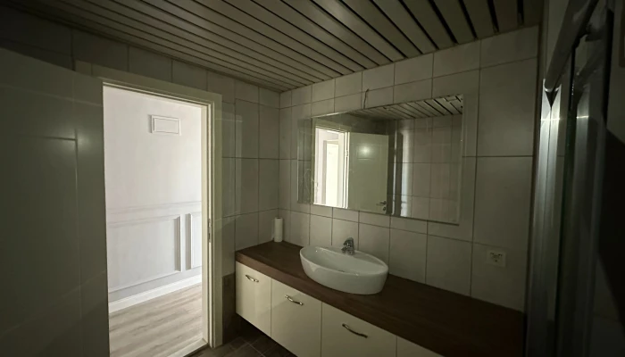 WhatsApp Image 2026-04-21 at 17.33.46 (2).jpg