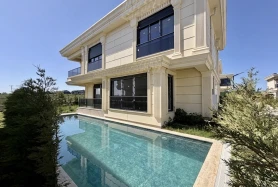 Silivri Selimpaşa Müstakil Havuzlu Satılık 7+1 Villa