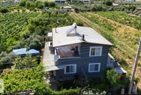 İKİ DÖNÜM VERİMLİ BAHÇE İÇERİSİNDE 4+1 MÜSTAKİL EV