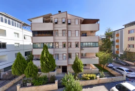 GENİŞLİĞİYLE HAYRAN BIRAKAN 225 M2 ARAKAT 4+1 ÇOK ÖZEL BİR DAİRE