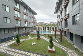 BEYLİKDÜZÜ,DEREAĞZI,LİLYA GARDEN SİTESİ,SATILIK 2+1 BAHÇE KATI
