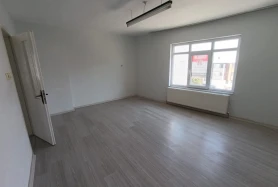 EKİNOX SEVGİ'DEN İSPATCAMİ'DE MÜKEMMEL KONUMDA KİRALIK 2+1 DAİRE