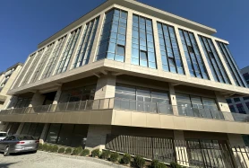 SEFAKÖY RADIUSTA ANA CADDE ÜZERİNDE PRESTİJLİ 110 m2 SIFIR OFİS